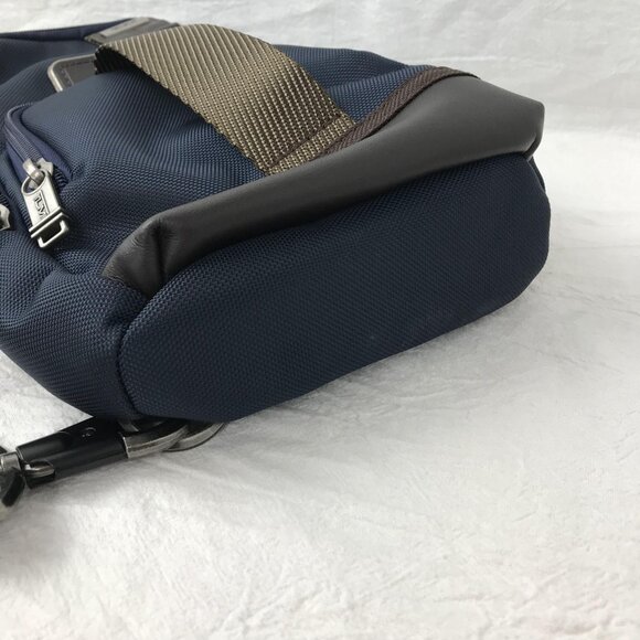 TUMI SLING BAG In blue - Picture 3 of 8